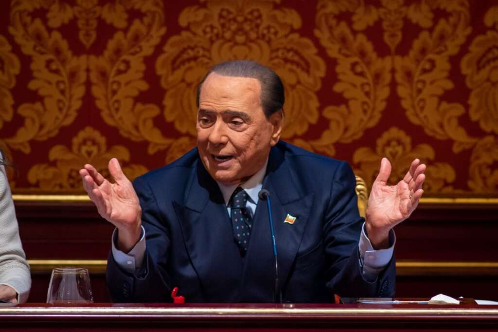 Silvio Berlusconi Grave Precipitate Le Condizioni Di Salute Dell Ex