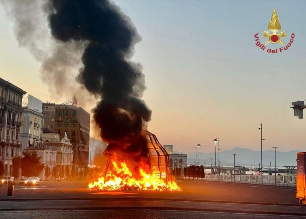 Perch Stata Incendiata La Venere Degli Stracci L Opera Di