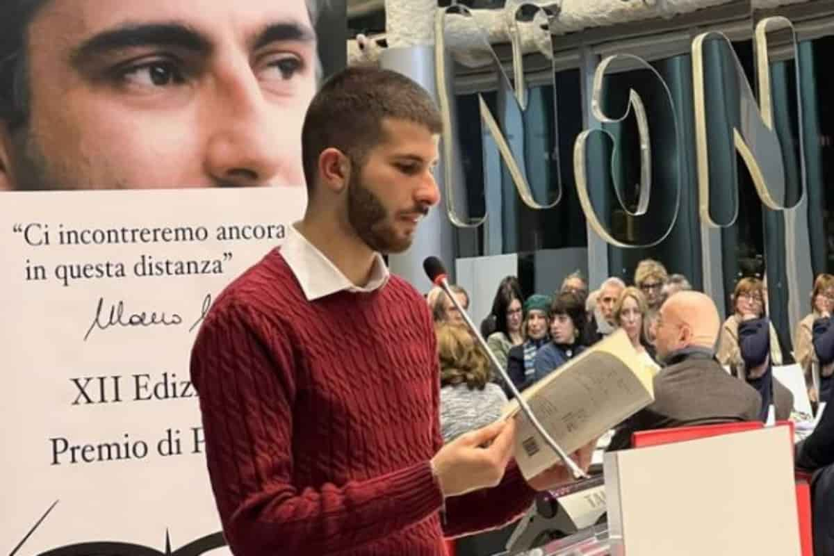 Morto Lorenzo Pataro La Scomparsa Improvvisa Del Poeta Finalista Al