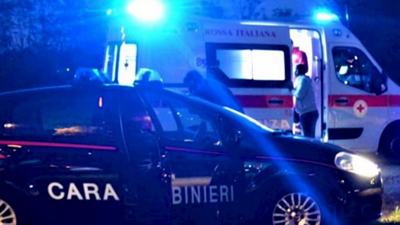 Carabinieri e ambulanza