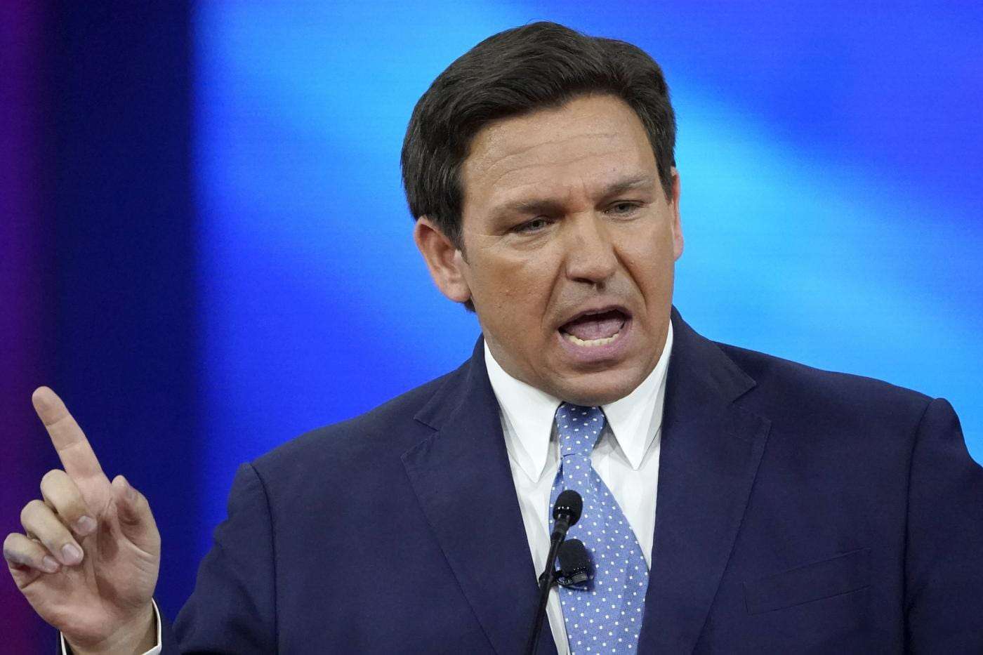 Ron DeSantis si candida, ufficiale lo scontro contro il ‘mentore’ Trump col sostegno di Elon Musk