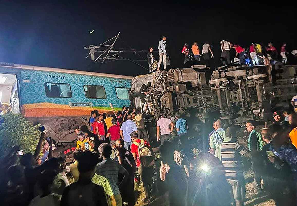 Ecatombe Ferroviaria In India: 288 Morti E 900 Feriti Nello Scontro Tra ...