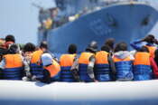 Boat people, quando l’Italia salvava i profughi in fuga dal Vietnam