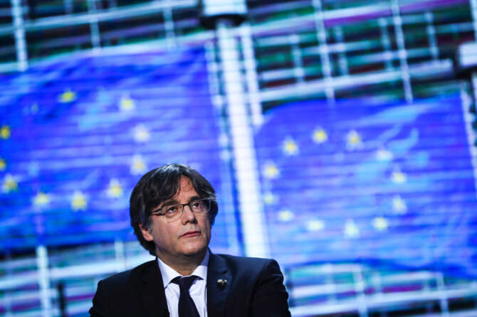 Perché per Carles Puigdemont è stato chiesto l’arresto il giorno dopo le elezioni