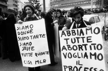 Giù le mani dalle donne, la legge 194 va rafforzata