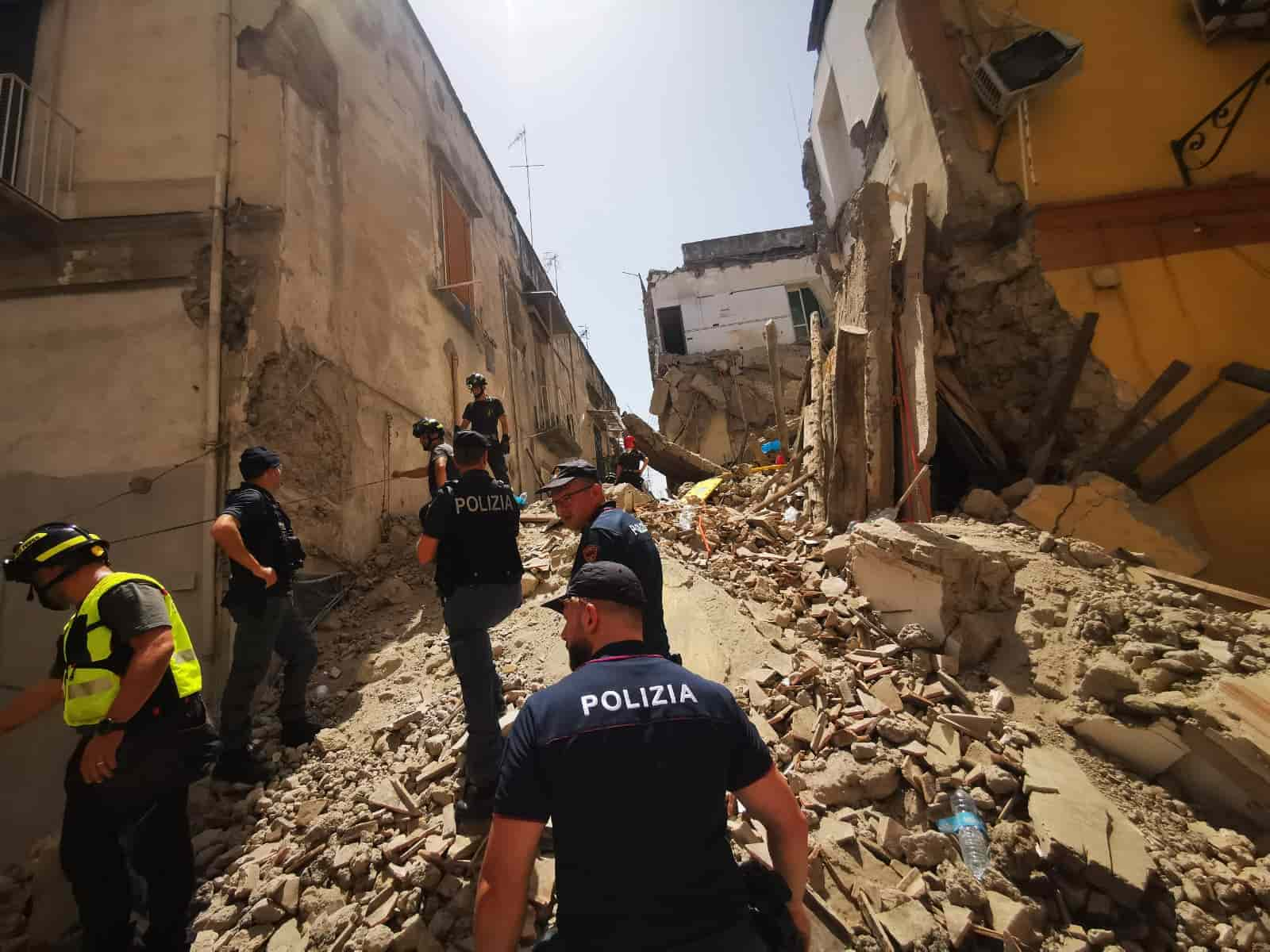 Chi sono gli indagati per il crollo a Torre del Greco