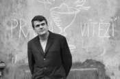 Chi era Milan Kundera, un filosofo in prestito alla letteratura