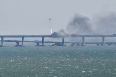 Guerra Ucraina, Kiev attacca il Ponte di Crimea: due morti e collegamenti interrotti