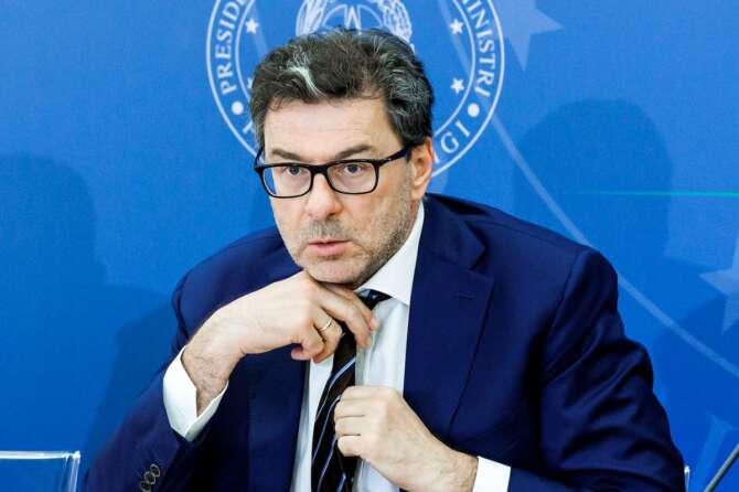 Pensioni, Giorgetti alza bandiera bianca: “Nessuna riforma tiene con questa natalità”