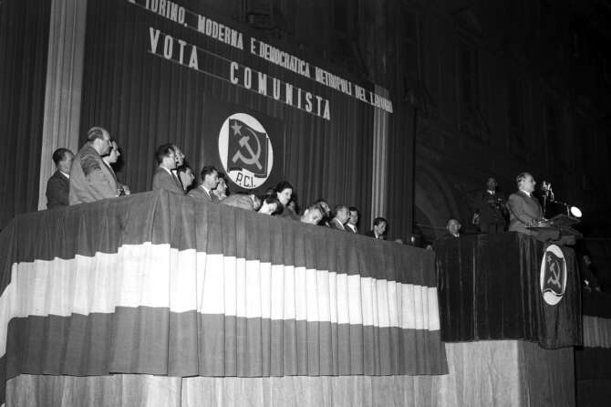 È l’utopia la sottile linea rossa: le versioni del comunismo e del fascismo in Italia e la loro storia