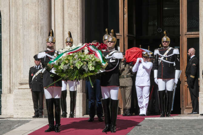 Funerali di Giorgio Napolitano, il ricordo tra riformismo e saggezza