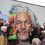 Il Sindaco di Napoli Gaetano Manfredi e la moglie di Julian Assange, Stella Moris