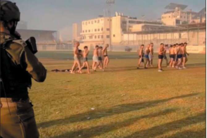 Video choc della Cnn: bambini nudi tra i detenuti dello stadio di Gaza