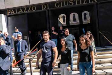 Genova, 22enne stuprata da due pallanuotisti: “Ero come una bambola nelle loro mani”