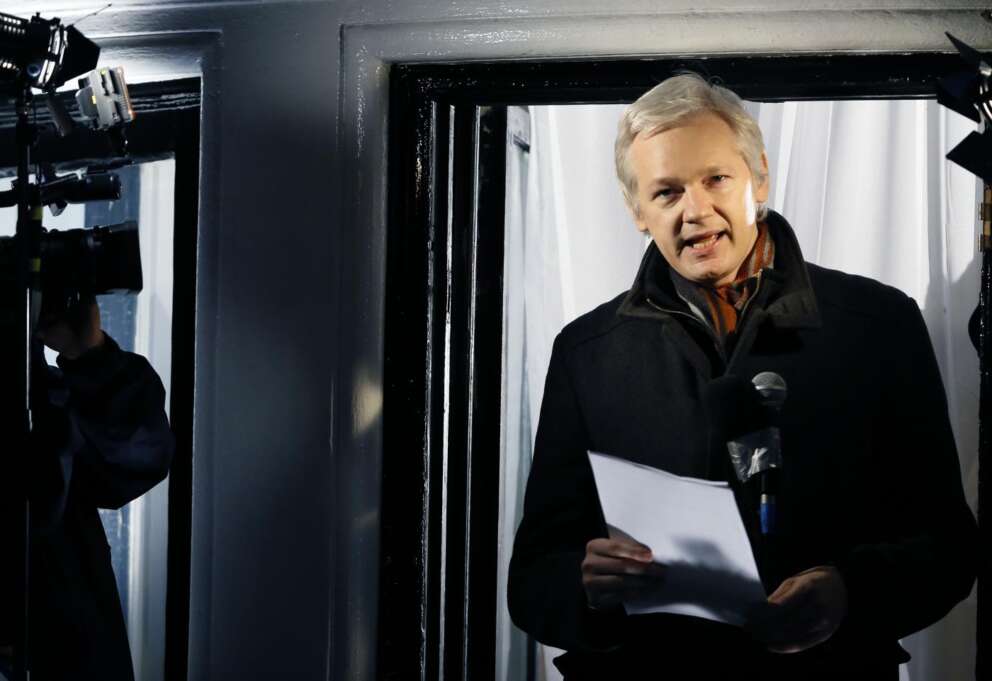 Ferrara e Cappellini contro Assange: il campo largo del manettismo
