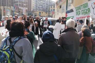 Manifestazione per Gaza al Santobono di Napoli