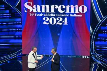 Amadeus e Fiorello sul palco di Sanremo