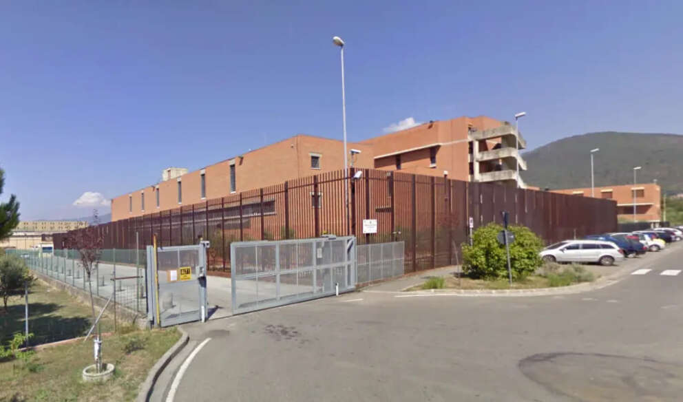 Suicidio nel carcere di Prato, detenuto 45enne trovato impiccato in cella