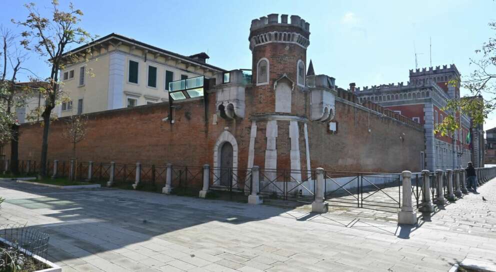 Venezia, detenuto denuncia alcuni agenti penitenziari: sarebbe stato pestato in carcere