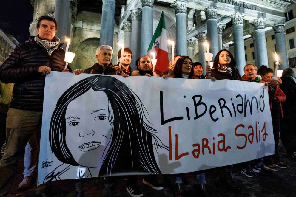 Ilaria Salis, l’attacco del ministro degli Esteri ungherese: “L’Italia interferisce in un nostro caso giudiziario, spero arrivi una giusta punizione”