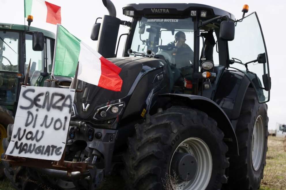 La protesta dei “trattori” a Sanremo, Riscatto agricolo annuncia l’accordo con Amadeus: ma la Rai non conferma