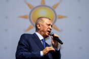 La Turchia dice “no” a Erdogan, il partito del Sultano sconfitto a Istanbul e Ankara: brillano Imamoglu e Yavas