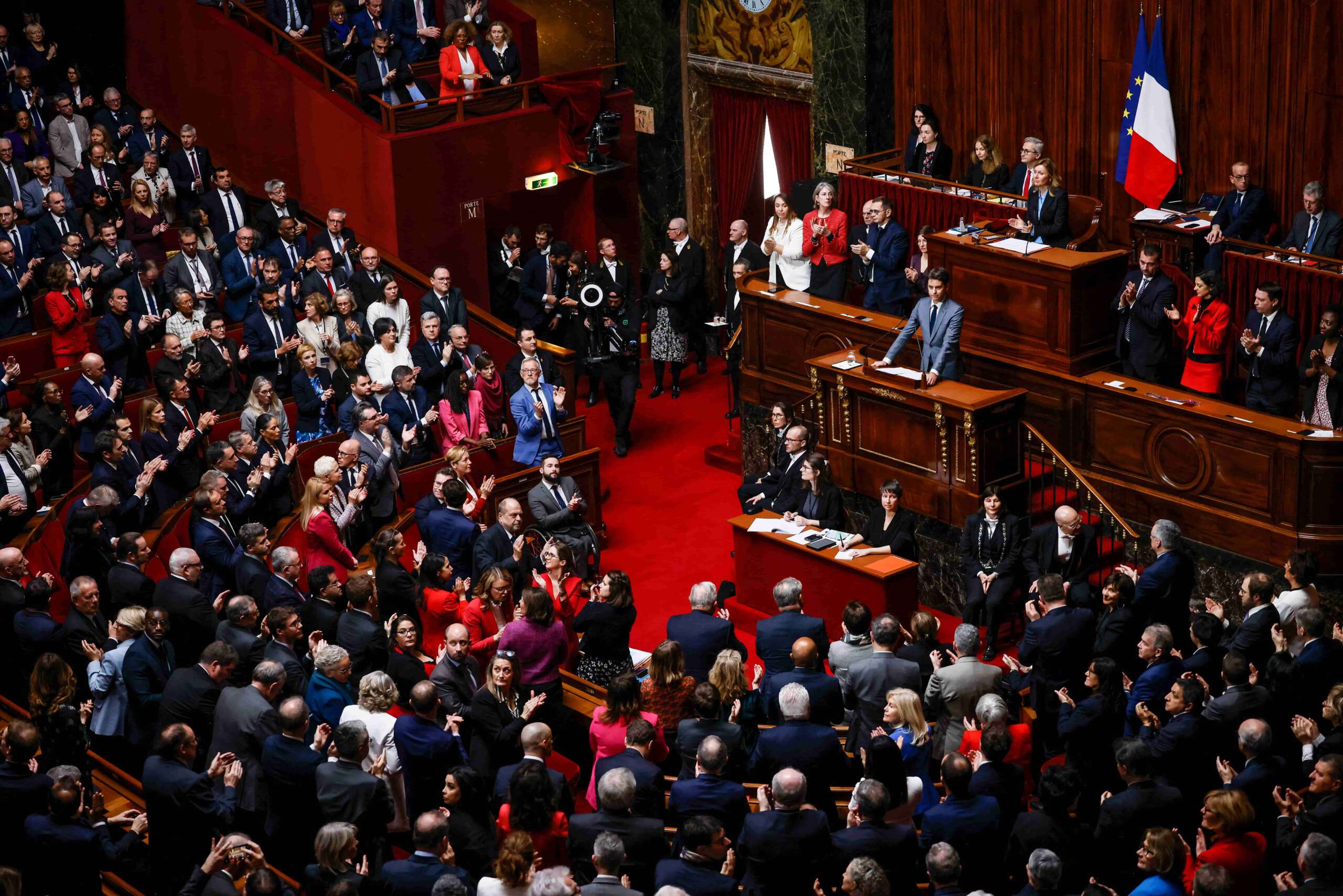 Francia, l'aborto è un diritto costituzionale