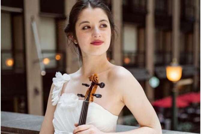 Intervista a Maria Duenas, la violinista prodigio: “Amo scoprire perché è stato composto un pezzo, quali emozioni ci sono dietro”