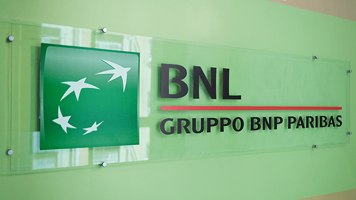 Cosa è successo a Bnl, problemi per i clienti della banca: addebiti multipli sui conti correnti