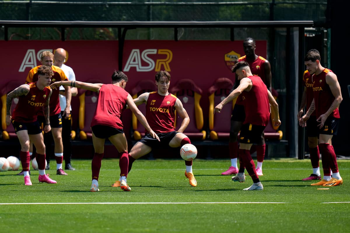 Video intimo rubato da un calciatore a una dipendente della Roma, il club  la licenzia: 