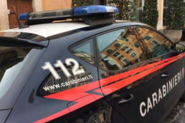 Villaricca: rompe una costola alla moglie e picchia la figlia 13enne, 39enne in manette