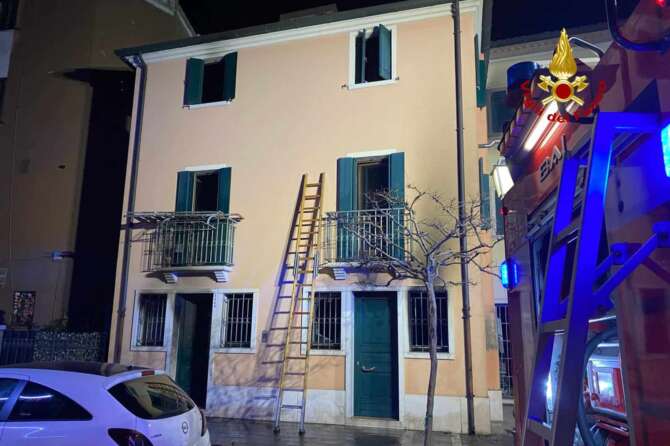 Incendio in casa a Chioggia uccide un’intera famiglia. Gianni, Luisella e il figlio Davide: chi sono le vittime