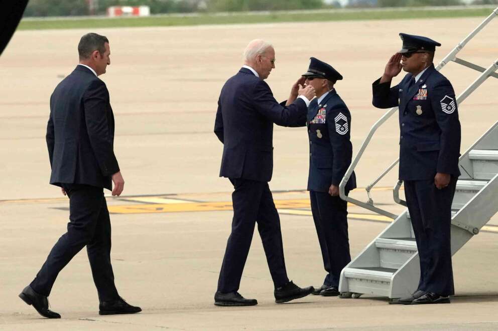 Le ‘Air-Joe’: cosa sono le scarpe anti caduta prodotte per il presidente Biden