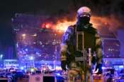 Attentato a Mosca, strage nella sala da concerto: “Almeno 40 morti e 100 feriti”. L’Isis rivendica l’attacco