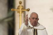 Papa Francesco, l’appello dalla messa di Pasqua: “Guerra sempre un’assurdità, non si ceda a logica delle armi”