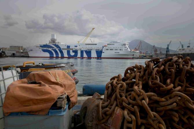 Napoli: marinaio schiacciato e ucciso nel porto. È la terza vittima sul lavoro in due giorni