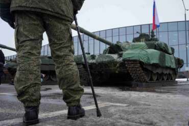 Alta tensione anche in Armenia, assalto in una stazione di polizia di Erevan. Allarme bomba a San Pietroburgo. Caccia russo intercetta due bombardieri Usa