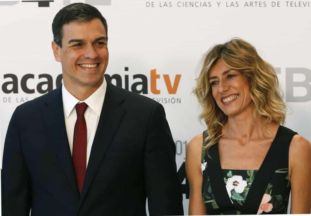 PSOE Secretary General and presidential candidate Pedro Sanchez (L) and wife Begona Gomez pose before the presidential candidates debate for the 26 June election organized by the Academy at the Municipal Palace of Congresses in Madrid, Spain, 13 June 2016. EFE/Mariscal