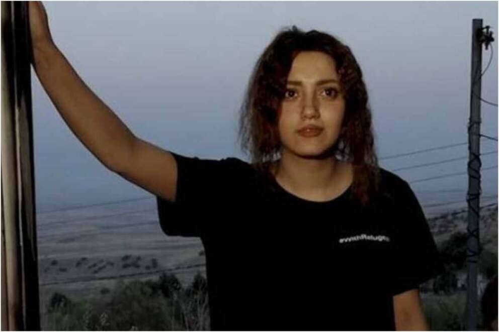 Maysoon, la Salis iraniana detenuta in Italia è in sciopero della fame: “Giustizia italiana peggio di Teheran”