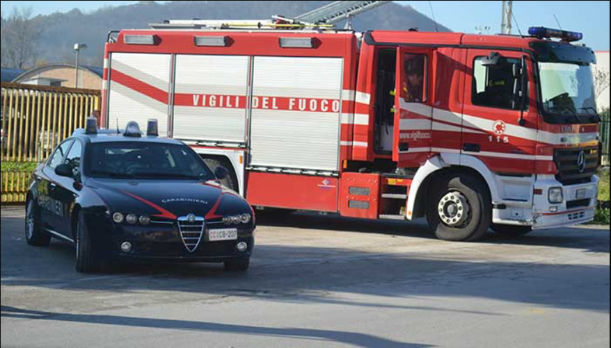 Di chi è il corpo carbonizzato trovato in auto a Castellammare di Stabia: le indagini dei carabinieri