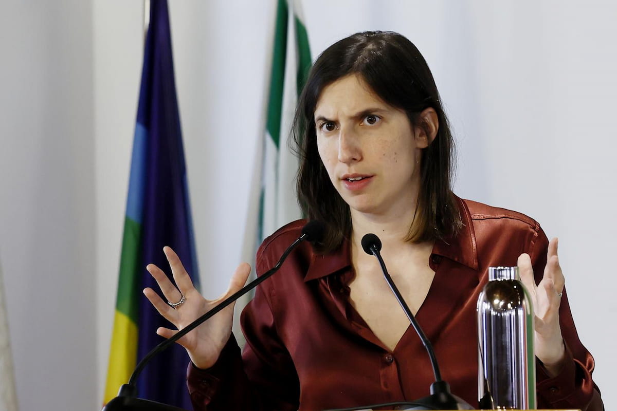 Elly Schlein parla alla direzione Nazionale PD sulle elezioni europee - Politica- Roma, Italia - Domenica , 21 Aprile 2024 (foto Cecilia Fabiano / LaPresse)