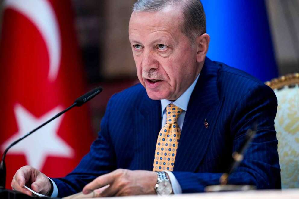 La Turchia dice “no” a Erdogan, il partito del Sultano sconfitto a Istanbul e Ankara: brillano Imamoglu e Yavas