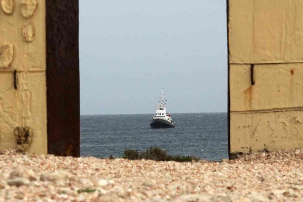 Perché i libici hanno sparato alla Mar Jonio, il racconto di Luca Casarini