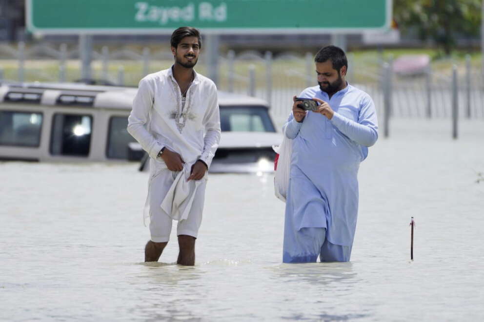 Inusuali piogge torrenziali a Dubai