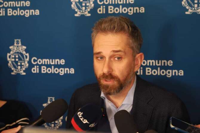 Foto Michele Nucci/LaPresse 19 Gennaio 2024 – Bologna, Italia cronaca Nella foto: Punto stampa sindaco Matteo Lepore per fare primo resoconto su primi giorni di “Bologna città30” obbligo del limite di velocità di 30 kmh in città Photo Michele Nucci/LaPresse January 19, 2024 Bologna, Italy news In the pic: Mayor Matteo Lepore press point to give the first report on the first days of “Bologna città30” mandatory speed limit of 30 km/h in the city