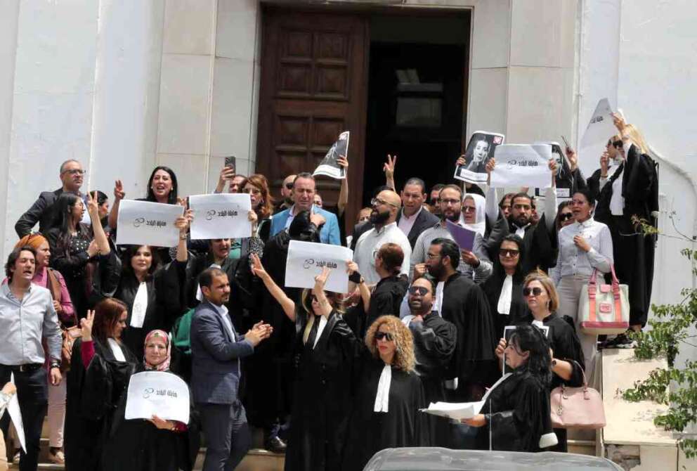 In Tunisia torturano gli avvocati: l’ultima vergogna degli amici di Meloni