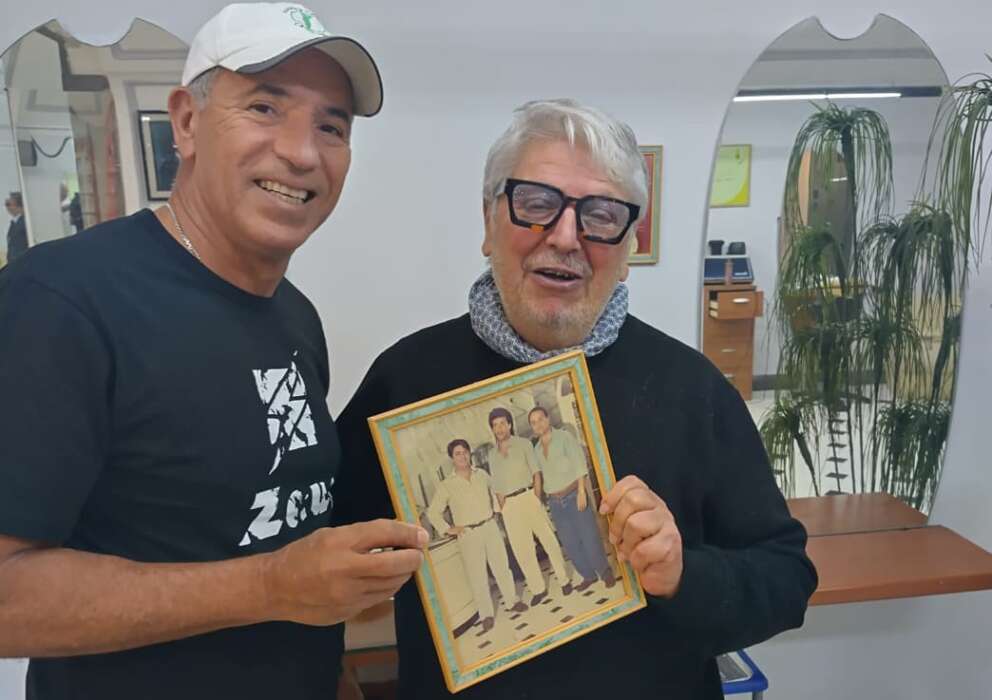 ‘Carramba che sorpresa’ a Napoli: il campione Antonio Careca dal suo storico barbiere napoletano. Gaetano Romano: “Una gioia dopo 37 anni”