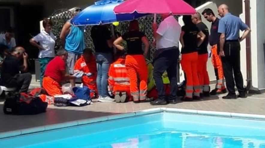Castel Volturno: si tuffa in piscina e perde la vita a 15 anni