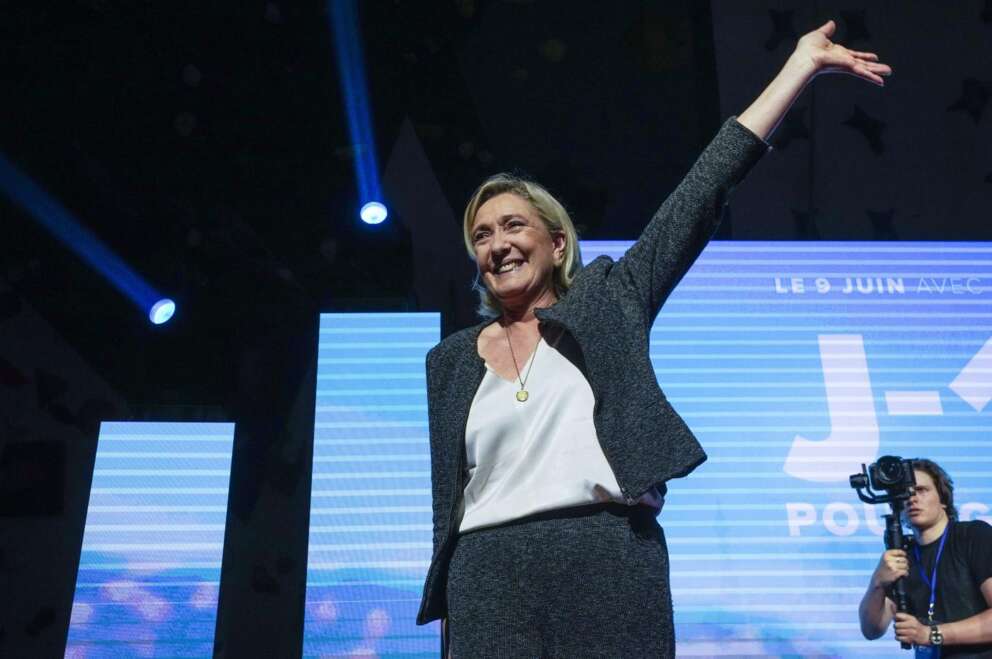 Francia, i repubblicani pronti a rompere un tabù: “Dobbiamo allearci con Le Pen”