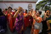 Bharatiya Janata Party (BJP) supporters dance at the party office during the counting in India’s national election, in Guwahati, India, Tuesday, June 4, 2024. Prime Minister Narendra Modi’s Hindu nationalist party showed a comfortable lead Tuesday, according to early figures reported by India’s Election Commission, but was facing a stronger challenge from the opposition than had been expected. (AP Photo/Anupam Nath) Associated Press/LaPresse
